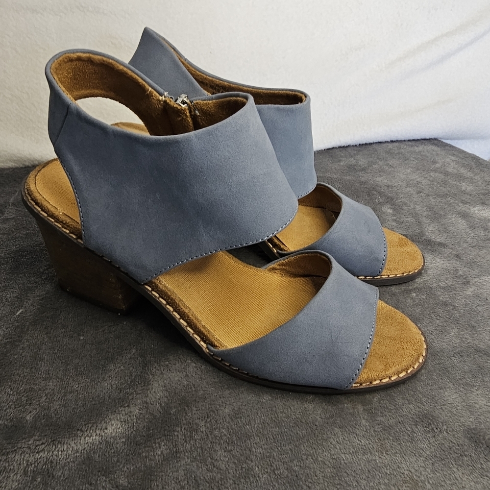 Cushionarie‎ shoes. Size 8